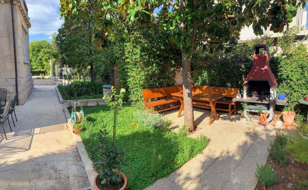 Guest House Vila Micika Дубровник Екстериор снимка